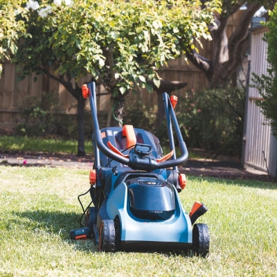X2 18V 32cm (12") Lawn Mower Kit